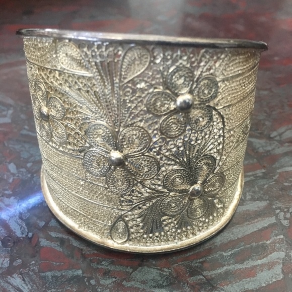 Amazingly Detailed SS Cuff bracelet - Picture 1 of 3